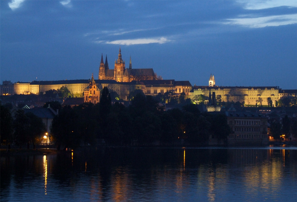 Praga: castello by night