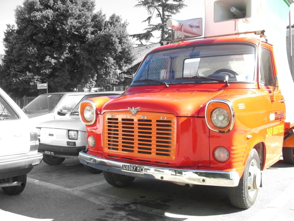 Vecchio furgoncino Ford