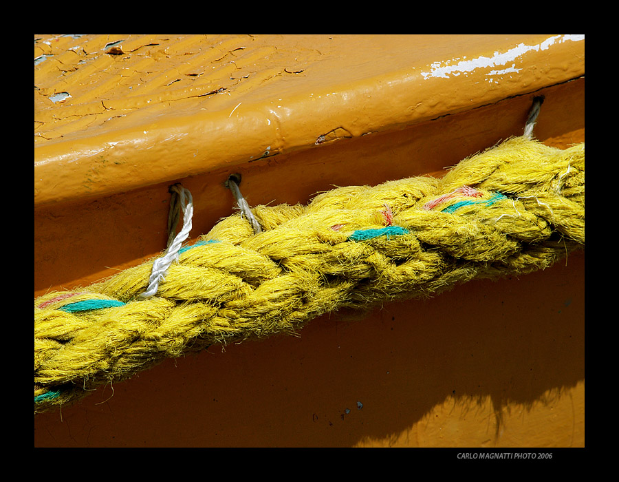 Giallo boat