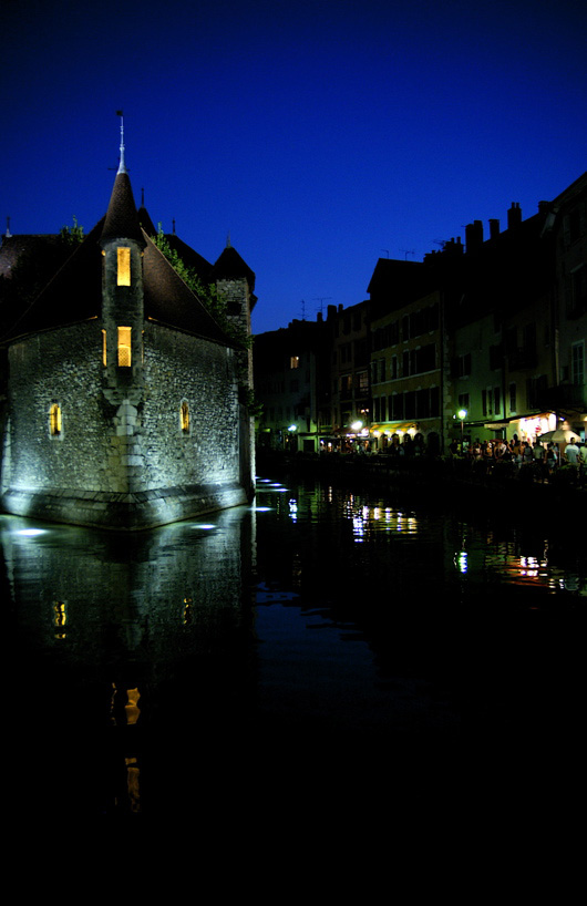annecy la nuit
