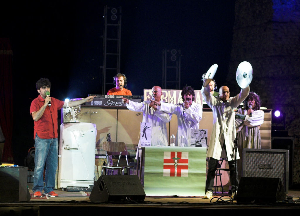 Spettacolo Bisio Elio e le storie tese al teatro romano di Benevento