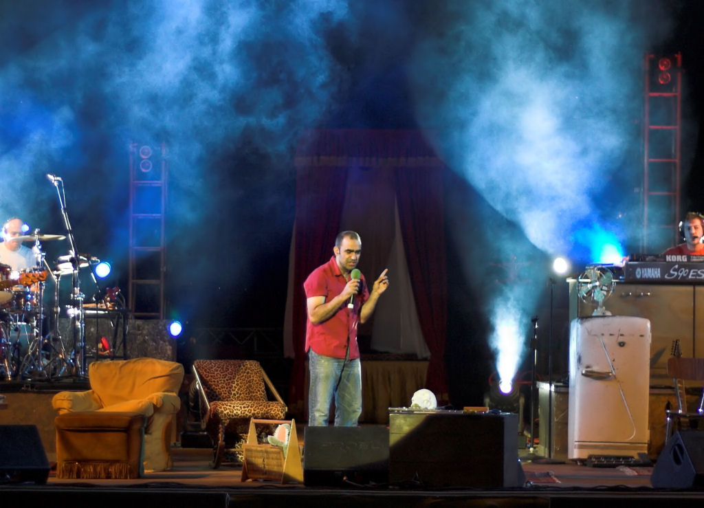 Spettacolo Bisio Elio e le storie tese al teatro romano di Benevento