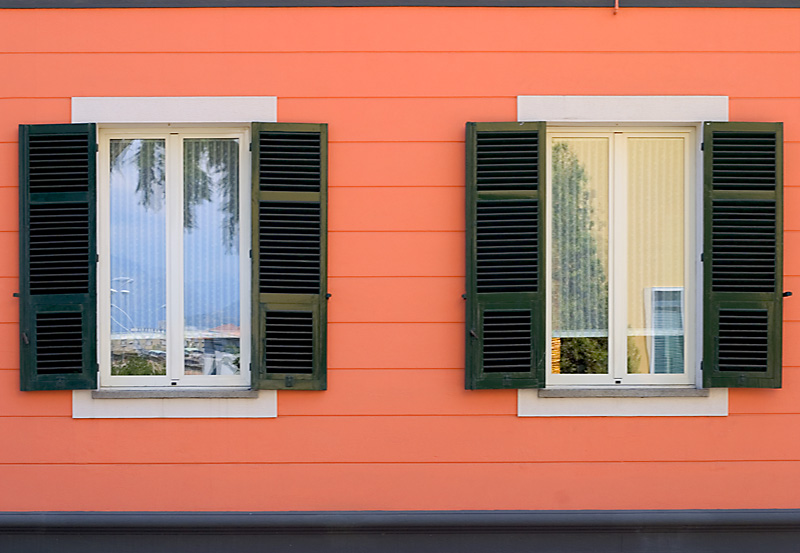 Due finestre e riflessi