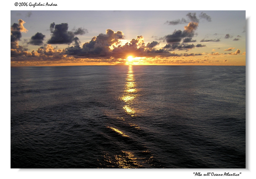 Alba sull'Oceano Atlantico