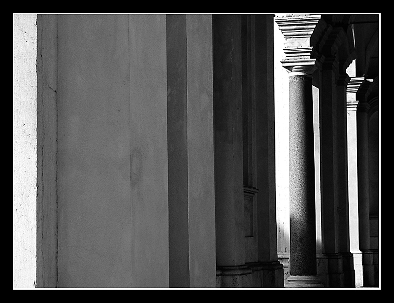 Duomo di Ravenna, portico.