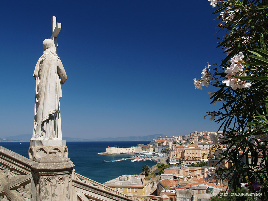 Gaeta - La Fede e i fiori
