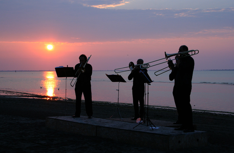 trombonisti all'alba