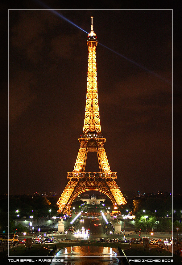 Tour Eiffel di notte...
