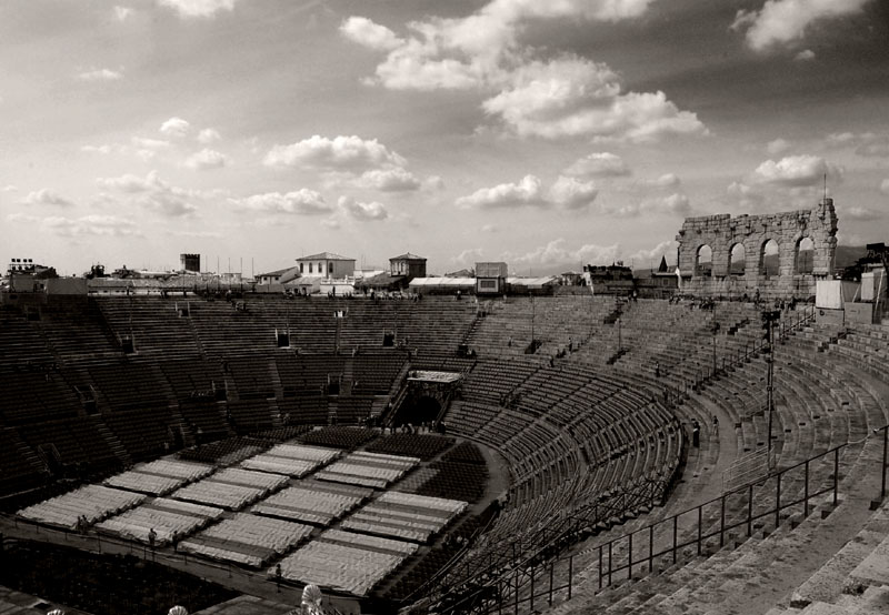 Arena bw