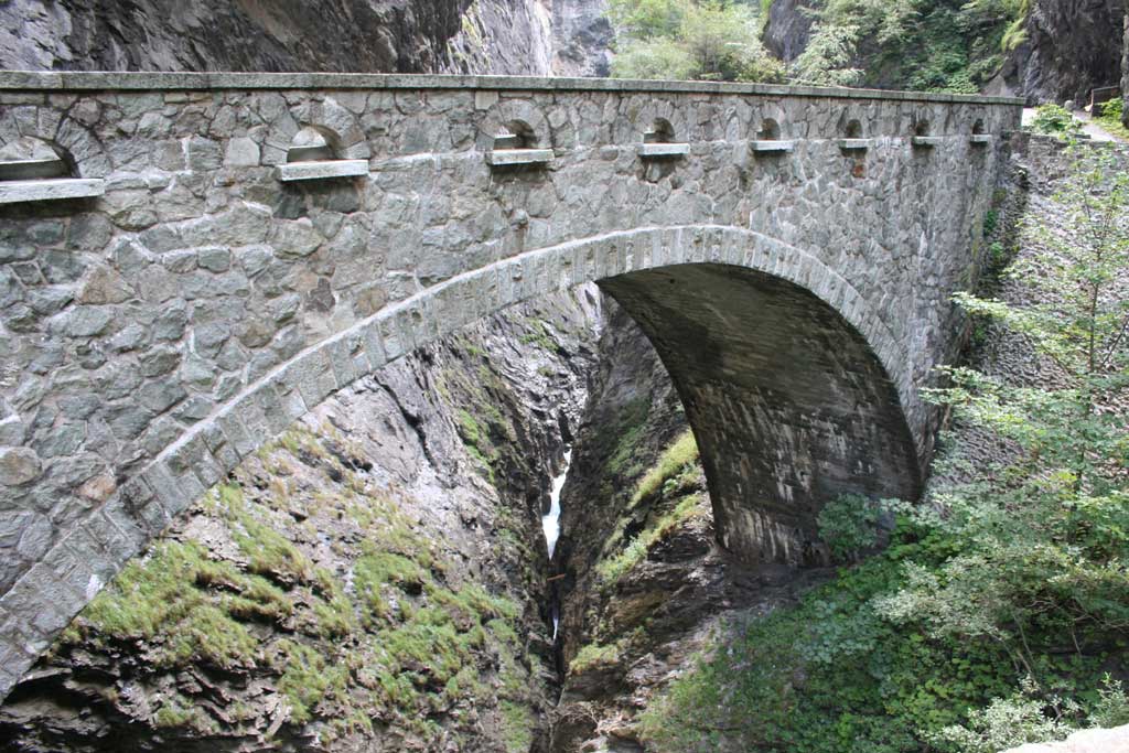 Ponte su Via Mala... verso lo Spluga