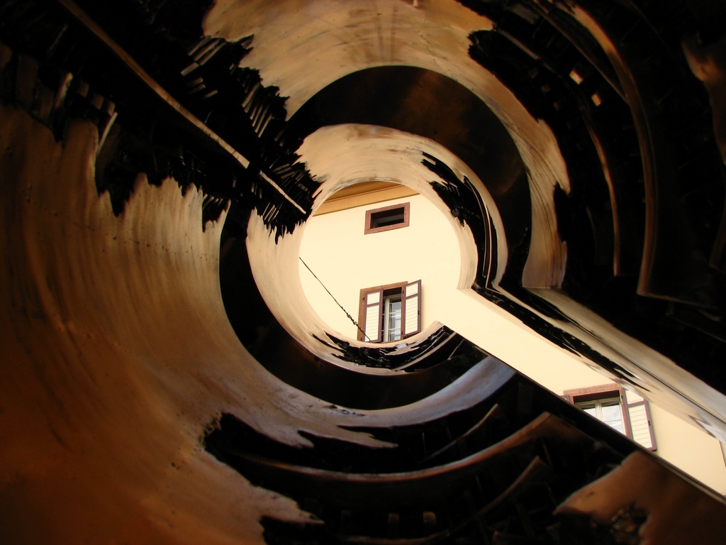 Scultura Gio Pomodoro - Vista insolita 1