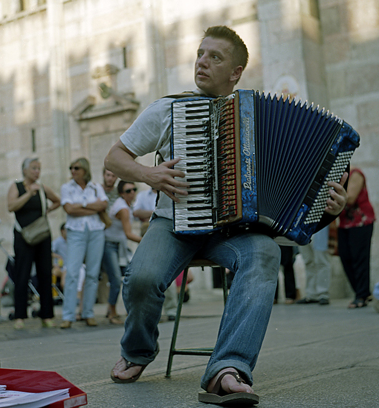 Ferrara Busker 06