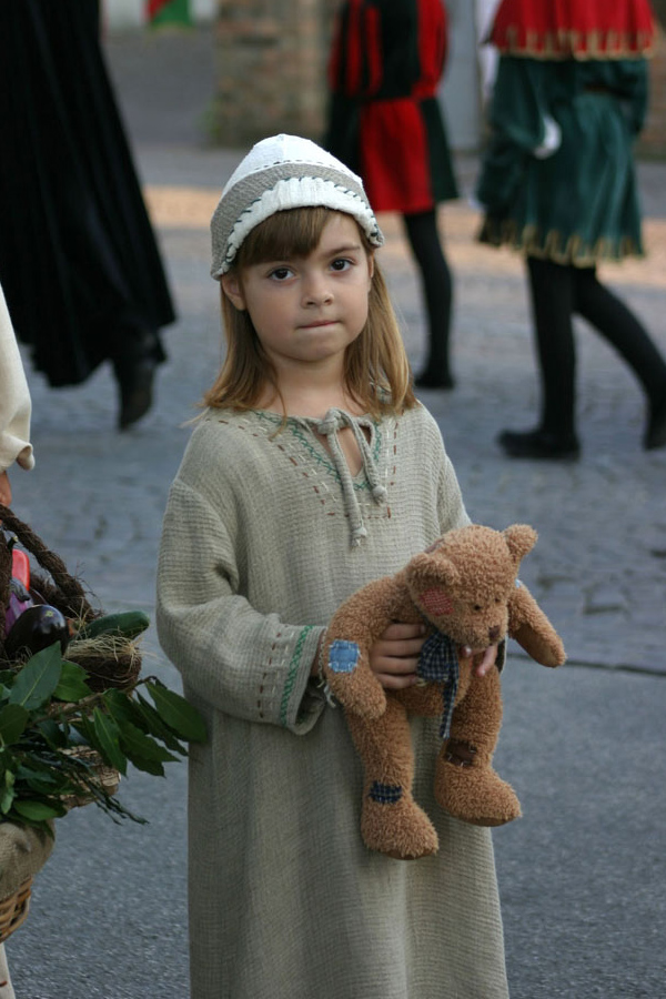 bimba medievale (tagliata)