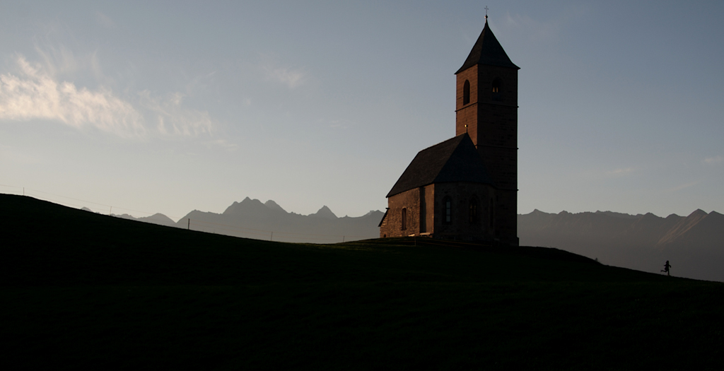 La bambina e la chiesa