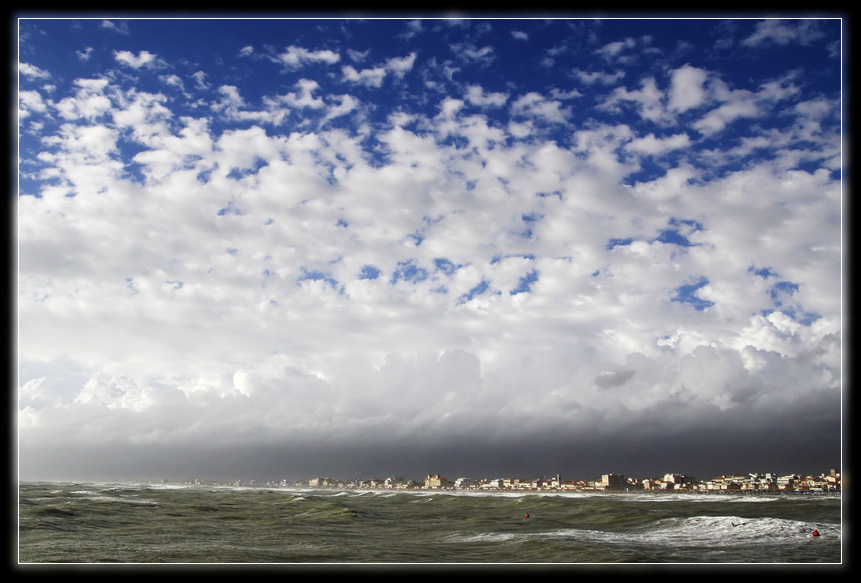 Versilia - temporale in arrivo...