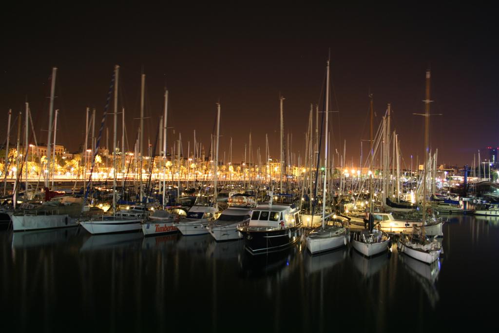 Notturna del porto di Barcellona