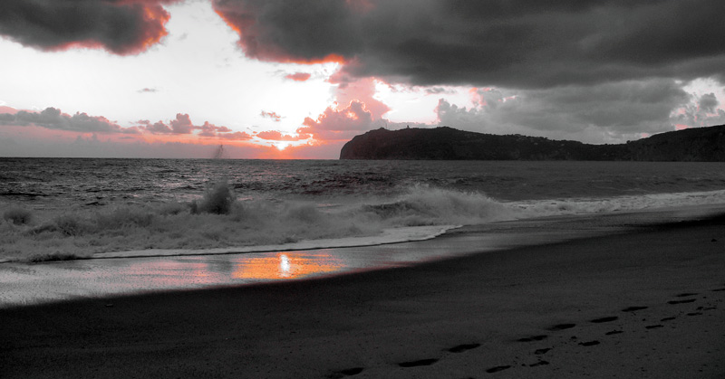 lo sfondo di capo Palinuro