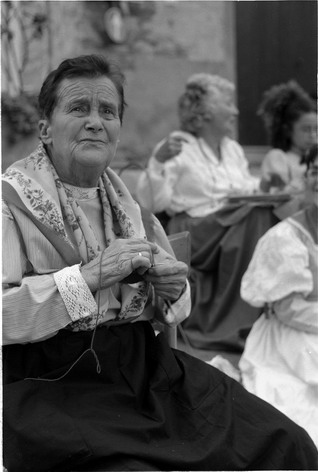 la signora fa la "calza"