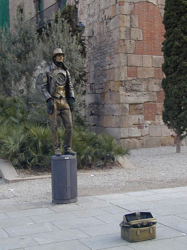 Barcellona - Artista statua