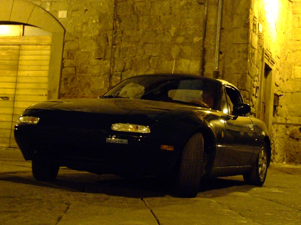 La mia macchinina primo esperimento di foto notturna..