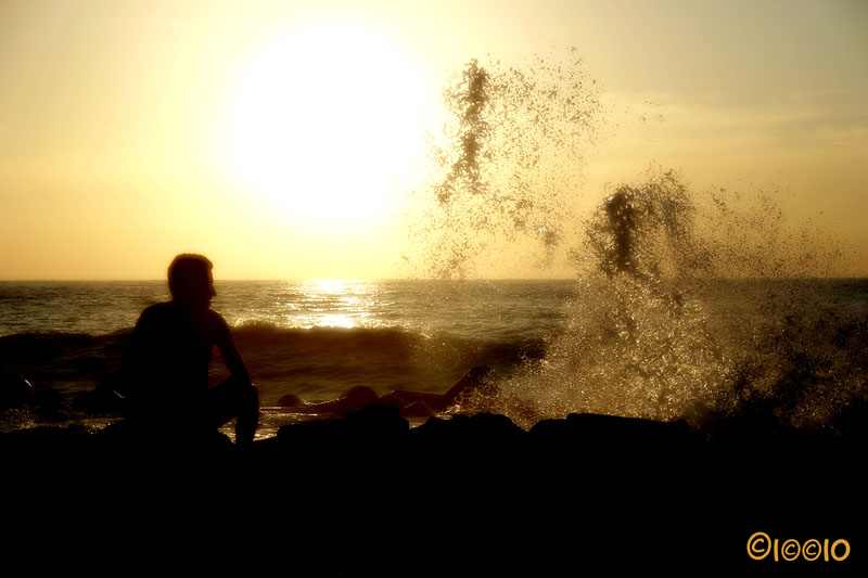 Pescatore e mare mosso