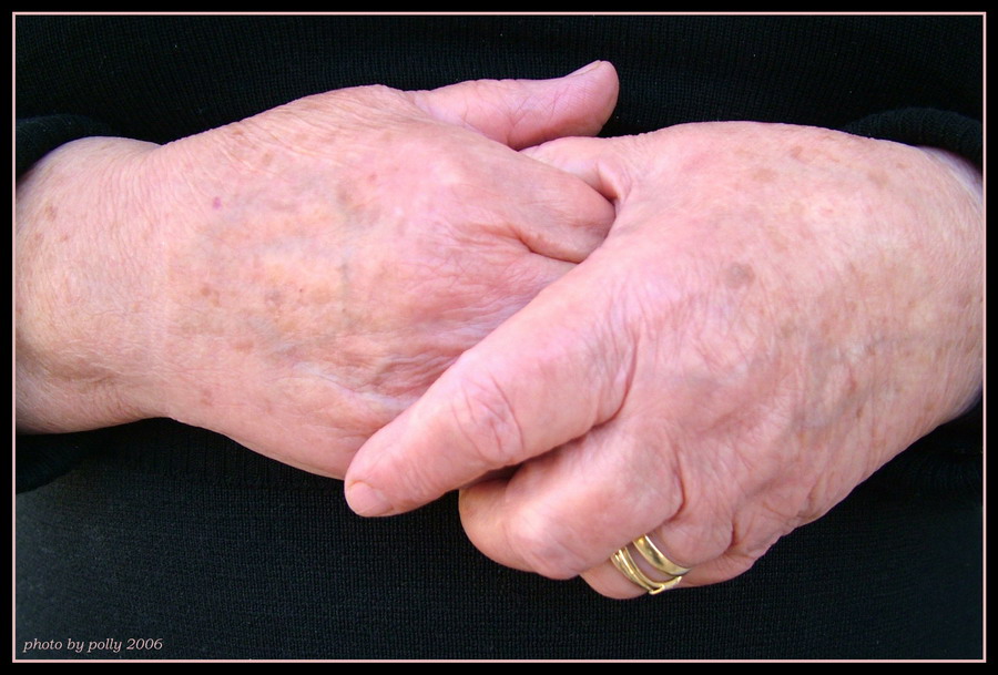 "che ti devo dire, a' nonna"