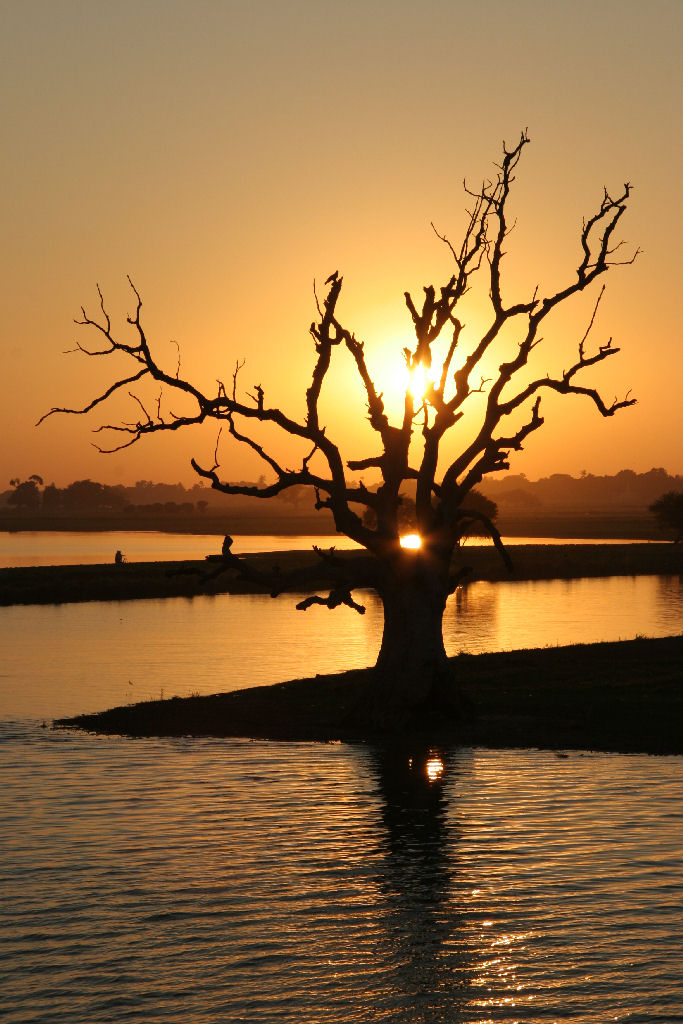 Myanmar - Sunset at U'Bein Bridge