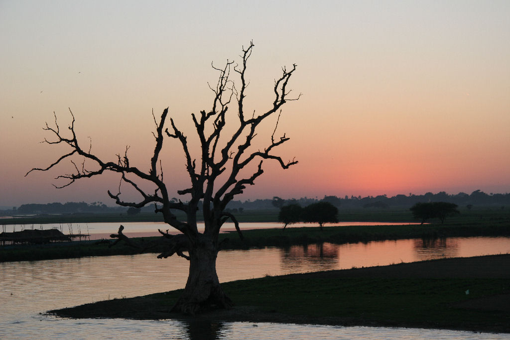 Myanmar - Sunset at U'Bein Bridge