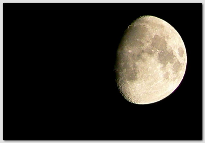 grazie al vento..ecco la luna