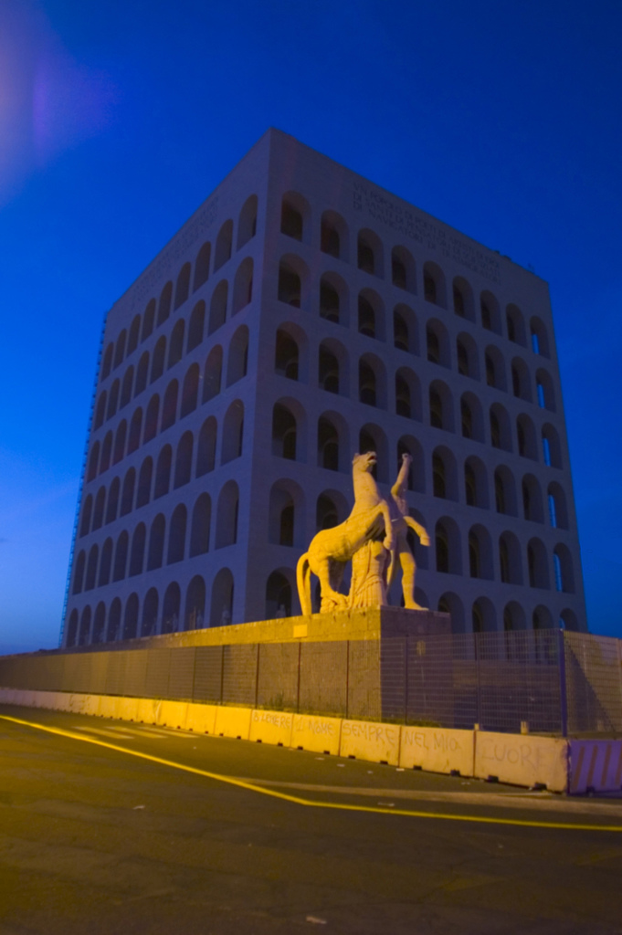 UN NITRITO NEL CREPUSCOLO