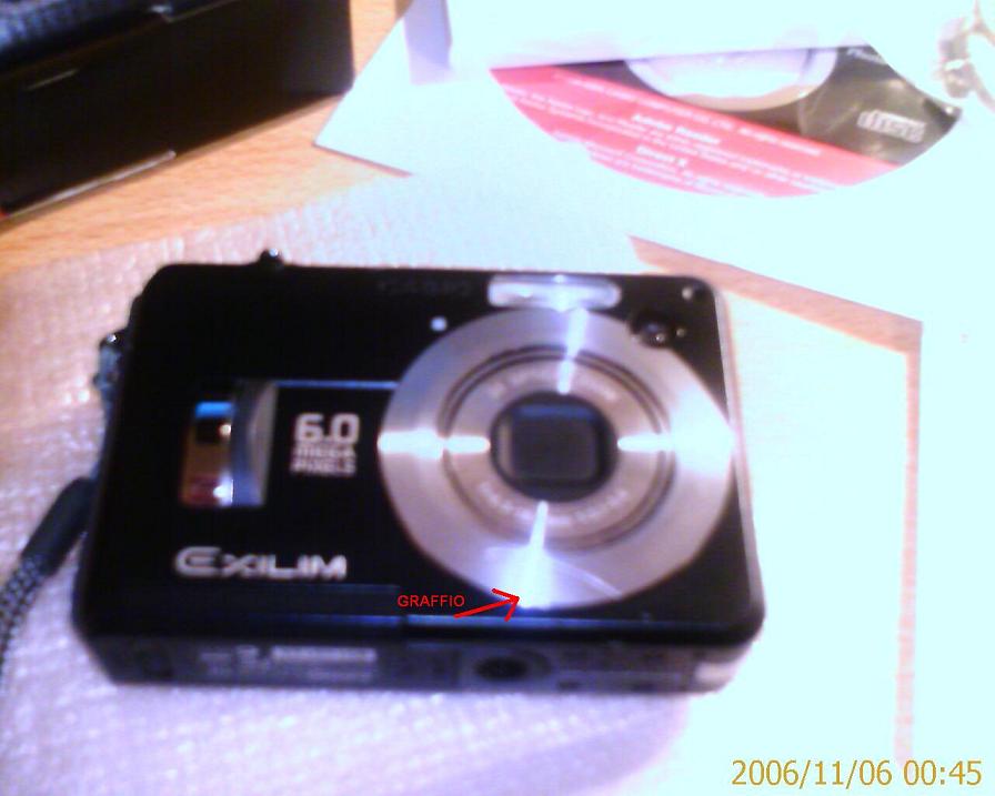 particolare del graffio