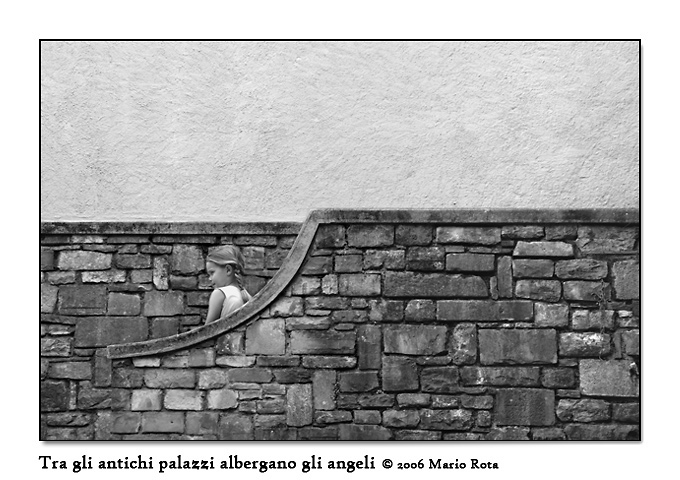 Gli angeli albergano tra antichi palazzi (resubmit)