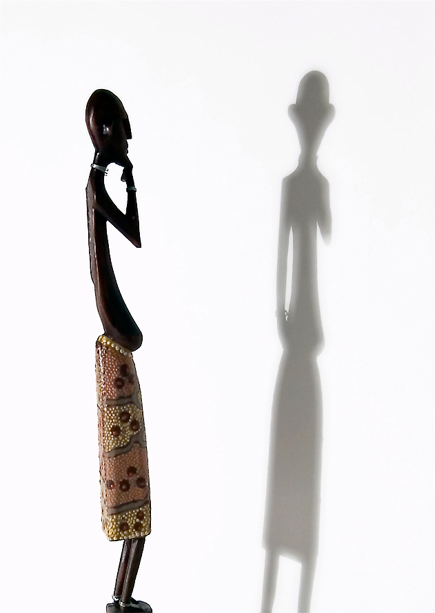 pensando sulla propria ombra