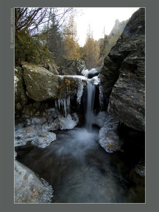 cascatella e ghiaccio