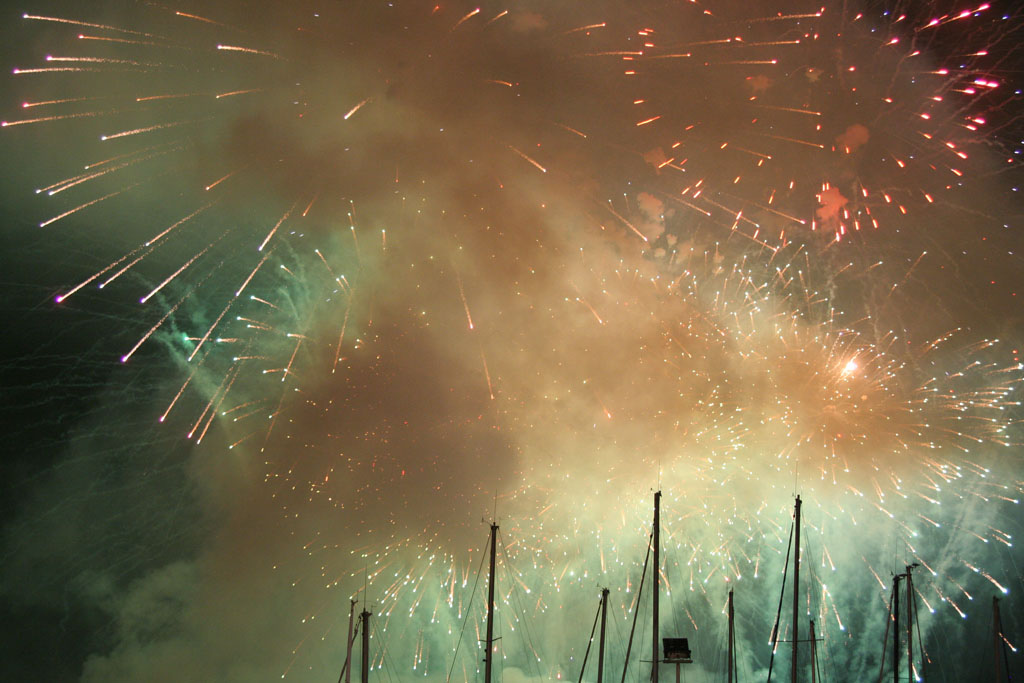 Bari, fuochi per la festa patronale di San Nicola