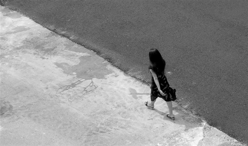 walking on bw