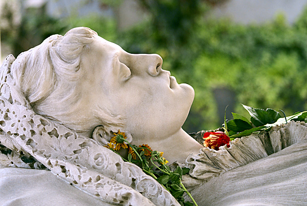 Serie "Cimitero monumentale di Torino" di Pavel Maximov