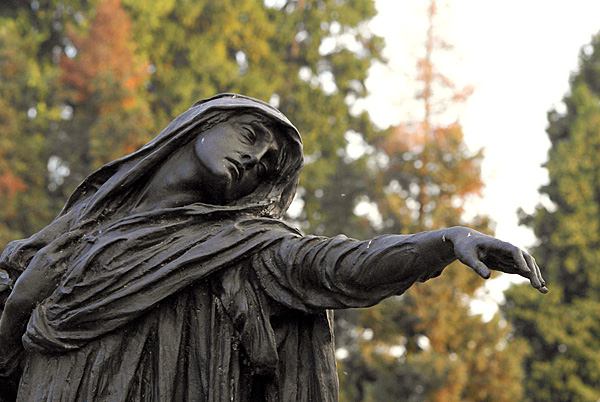 Serie "Cimitero monumentale di Torino" di Pavel Maximov