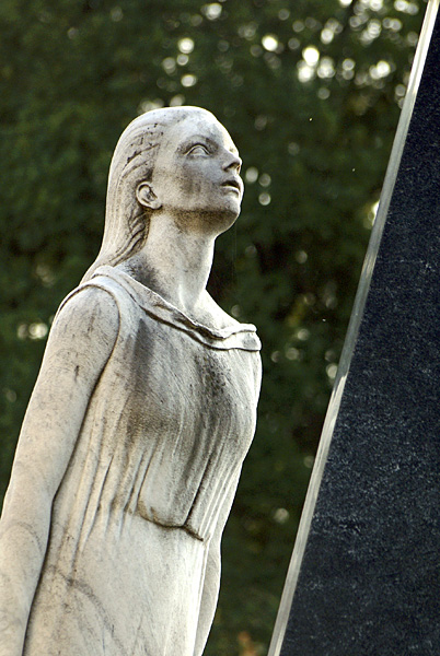 Serie "Cimitero monumentale di Torino" di Pavel Maximov