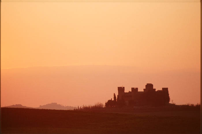 Castello Toscano: controluce al tramonto