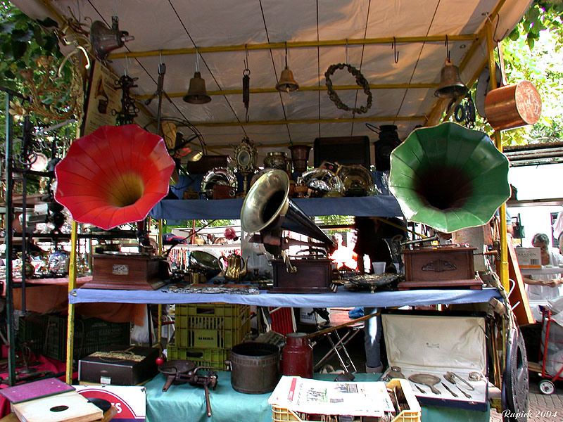 "Plaza Dorrego" (Bs. Aires)