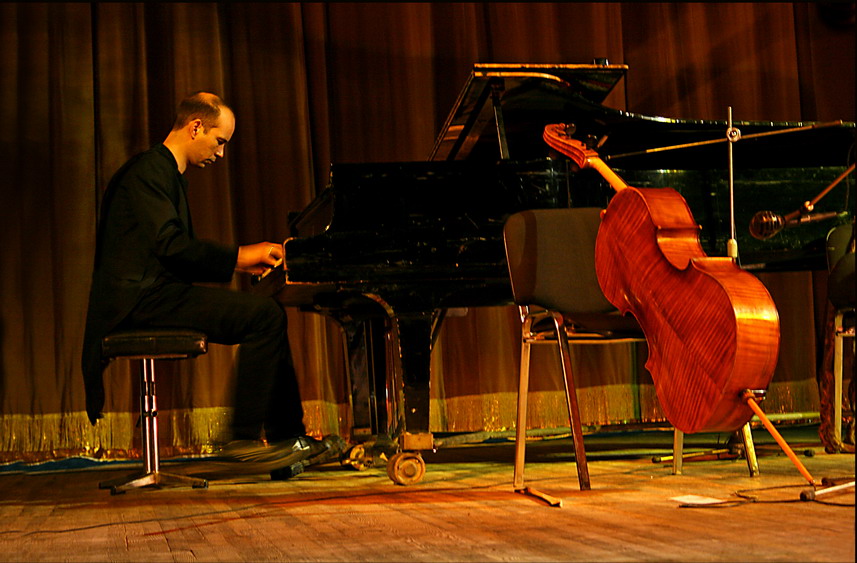 pietro e due suoi strumenti