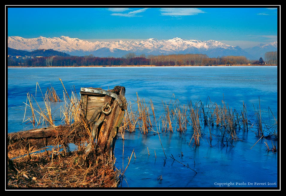 Il lago di Candia a febbraio. Candia, Torino