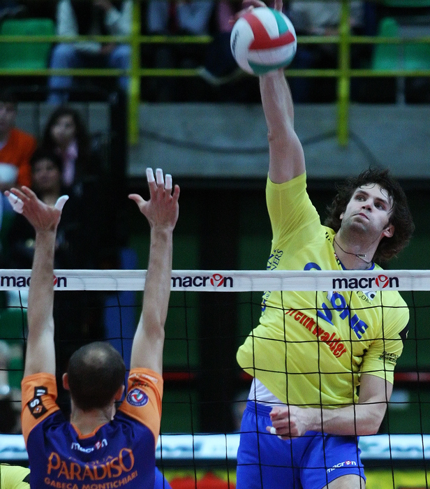 Volley: Rak in attacco