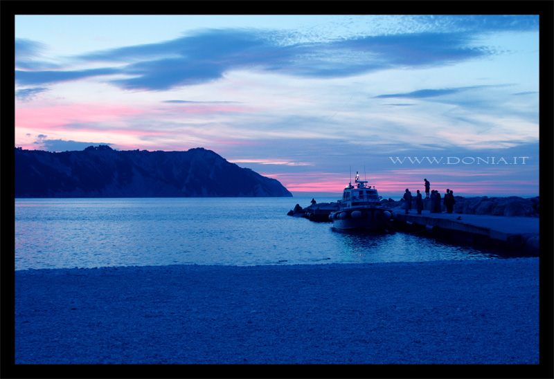 Baia di Portonovo al tramonto