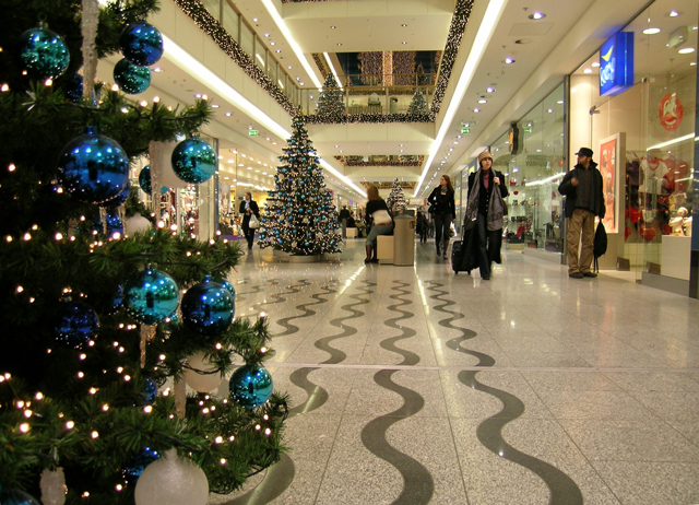 Natale: festa commerciale