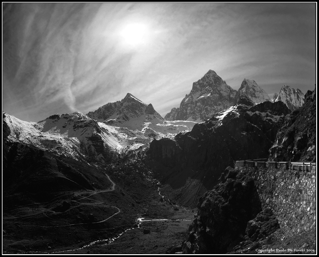 Il Monviso e le vette circostanti.  Versione BN