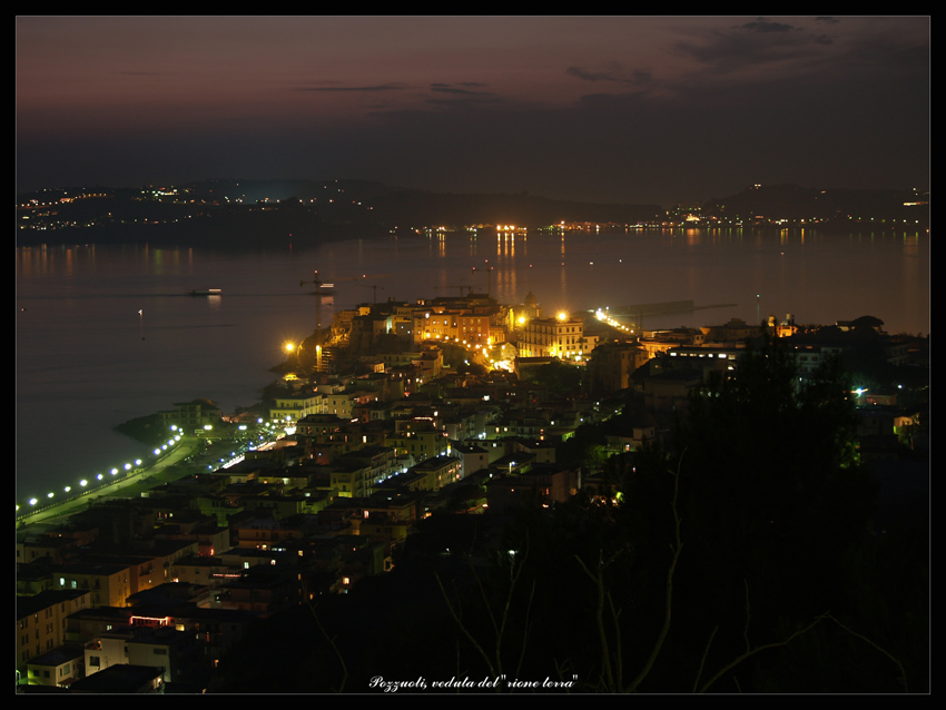 Pozzuoli, veduta del "rione terra"