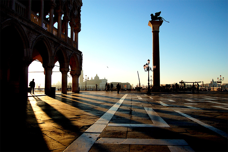 Piazza S. Marco ore 7.50
