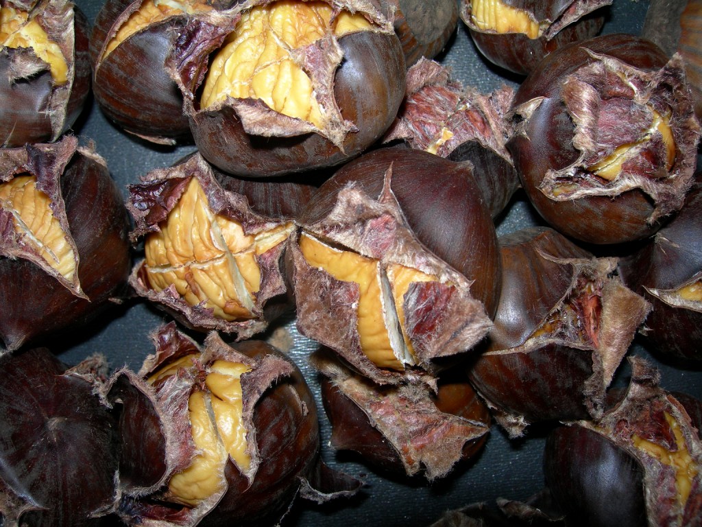 castagne la sera della vigilia...